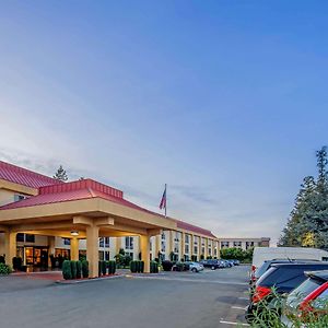 Oakland Airport Arena Hotel